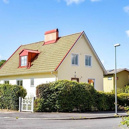 Egen Ovanvaning I Charmig Villa Naera Havet Істад Екстер'єр фото